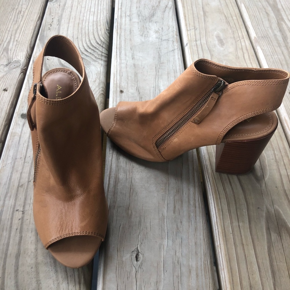 Aldo Leather Heels